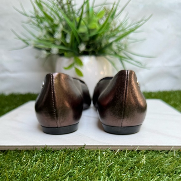 Agl Attilio Giusti Leombruni Vania
Pointed Toe Flat In Smoke size 36.5 US 6.5 - Picture 6 of 16